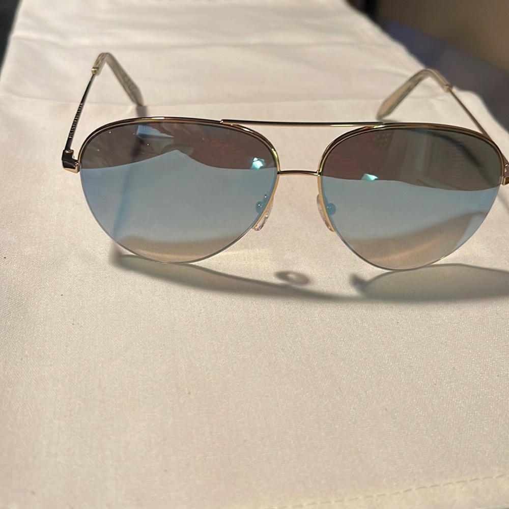 Victoria Beckham VBS90  gorgeous Classic Victoria gold frames, brown & blue lens
